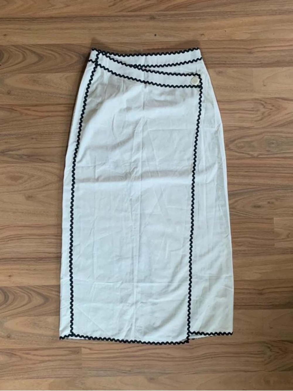Commense Wave Trim Midi Skirt Off White Black Size S NWT